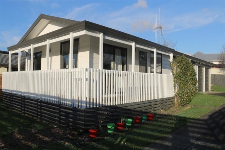 Photo of property in 25 Caulfield Place, Nawton, Hamilton, 3200