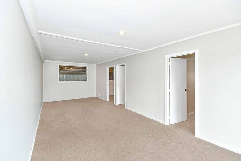 Photo of property in 9 Selsey Lane, Manurewa, Auckland, 2102