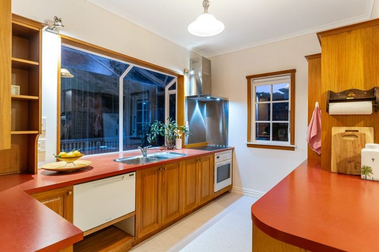 Photo of property in 76 Tilley Road, Paekakariki, 5034