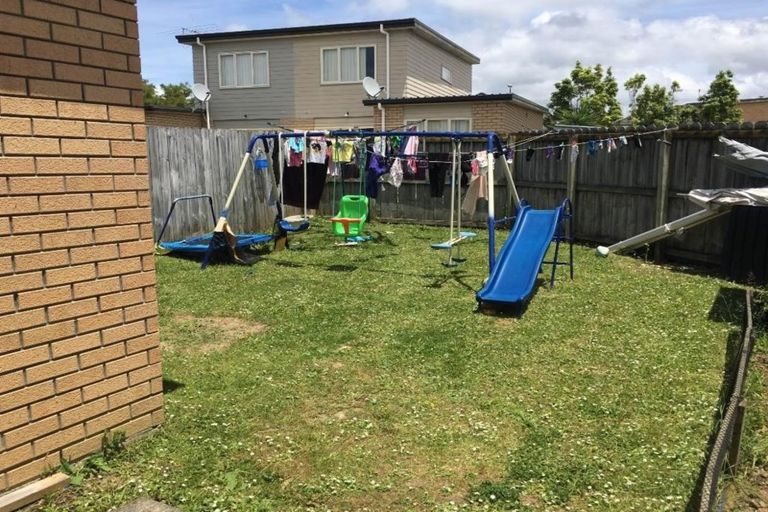 Photo of property in 53 Brashier Circle, Sunnyvale, Auckland, 0612