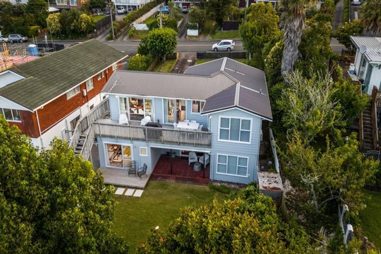 Photo of property in 56 Colwill Road, Massey, Auckland, 0614
