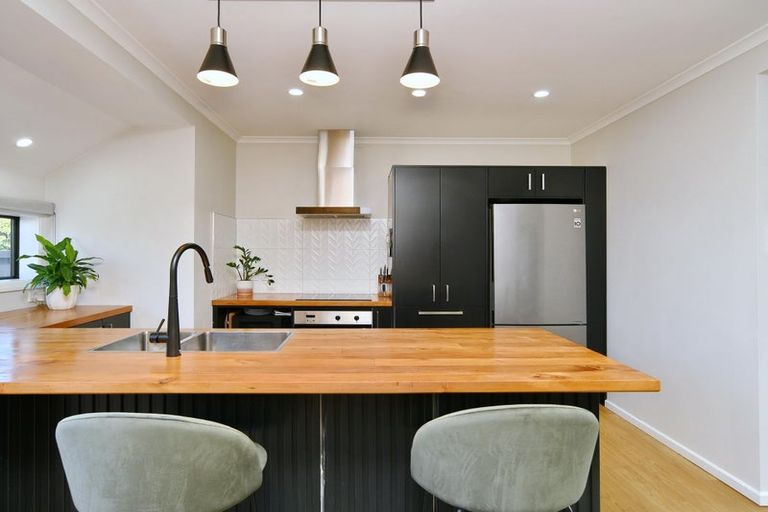 Photo of property in 14 Pannell Avenue, Wainoni, Christchurch, 8061