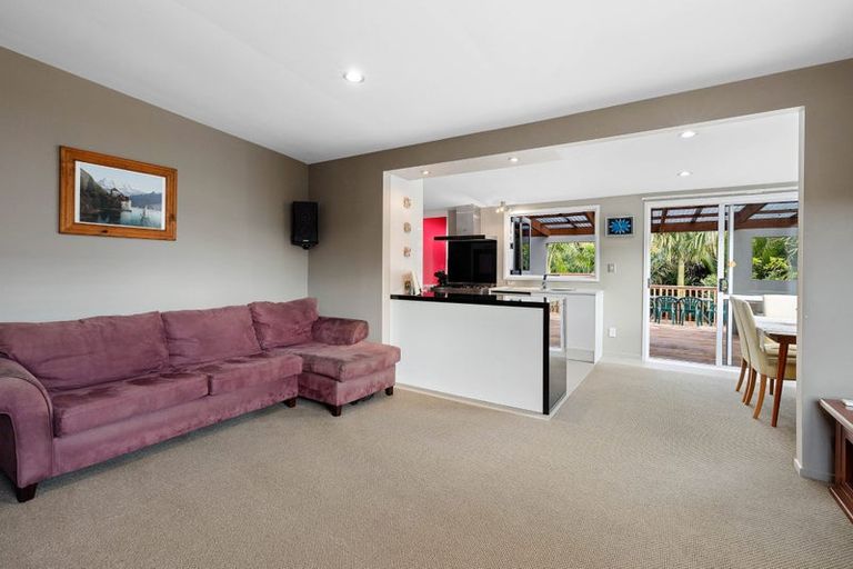Photo of property in 70 Seaview Road, Marfell, New Plymouth, 4310