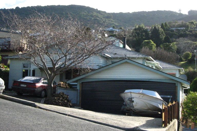 Photo of property in 8 Athol Place, Ravensbourne, Dunedin, 9022