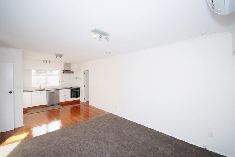 Photo of property in 2/35 Pah Road, Papatoetoe, Auckland, 2025