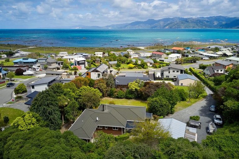 Photo of property in 42 Kotare Place, South Bay, Kaikoura, 7300