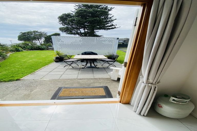 Photo of property in 4 Shearer Drive, Oakura, 4314