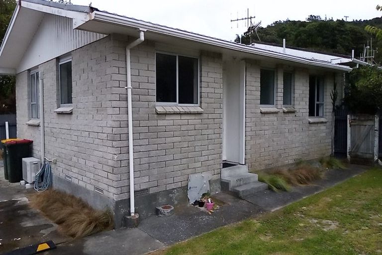 Photo of property in 186d Wellington Road, Wainuiomata, Lower Hutt, 5014