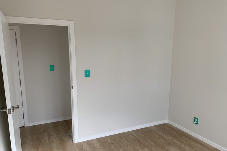 Photo of property in 5 Tawa Road, Te Atatu Peninsula, Auckland, 0610