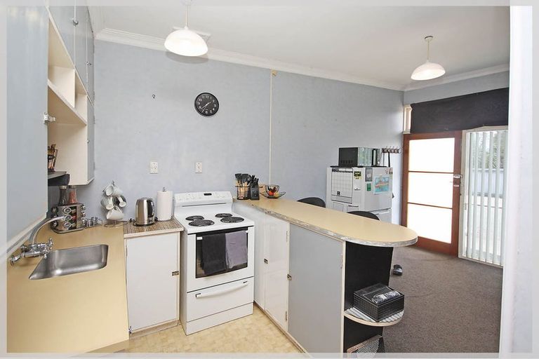 Photo of property in 72c Queen Street West, Levin, 5510