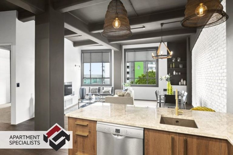 Photo of property in 22 Emily Place, Bellevue, Tauranga, 3110