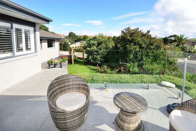 Photo of property in 33 Serene Place, Gulf Harbour, Whangaparaoa, 0930