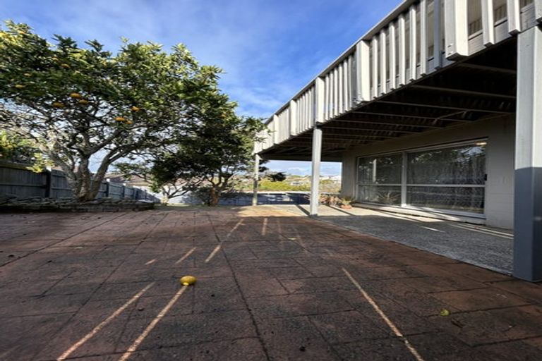 Photo of property in 337 East Coast Road, Mairangi Bay, Auckland, 0630