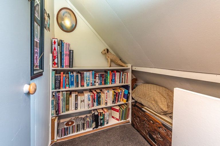 Photo of property in 1 Iwiroa Terrace, Durie Hill, Whanganui, 4500