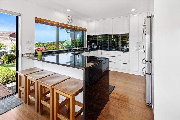 Photo of property in 48 Redwing Street, Browns Bay, Auckland, 0630
