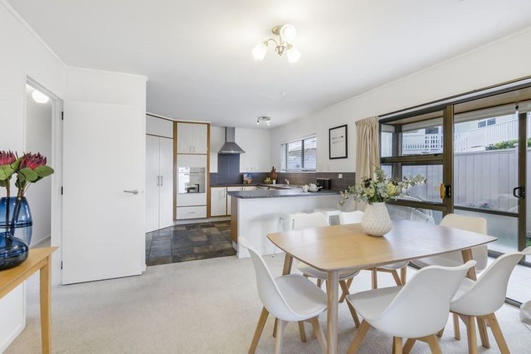 Photo of property in 1/218 Centreway Road, Orewa, 0931