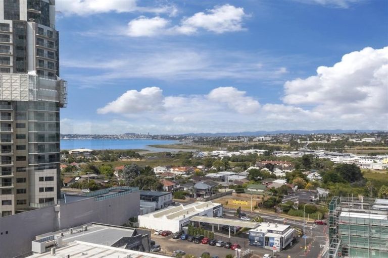 Photo of property in Sentinel Apartments, 1004/3 Northcroft Street, Takapuna, Auckland, 0622