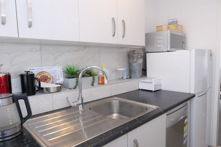 Photo of property in Melksham Towers, 102/131 Brougham Street, Mount Victoria, Wellington, 6011