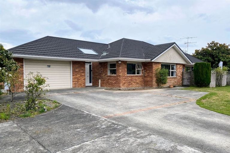 Photo of property in 214 Te Moana Road, Waikanae, 5036