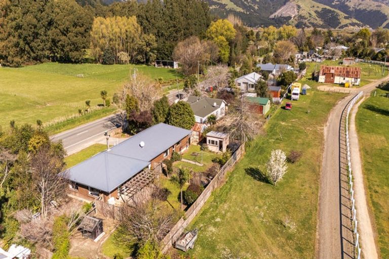 Photo of property in 4217 Christchurch Akaroa Road, Little River, 7591