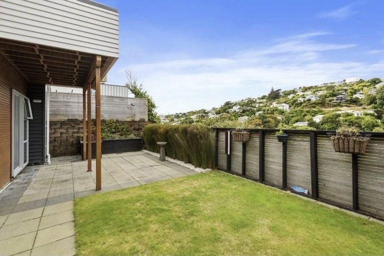 Photo of property in 45 Tiketike Way, Brooklyn, Wellington, 6021