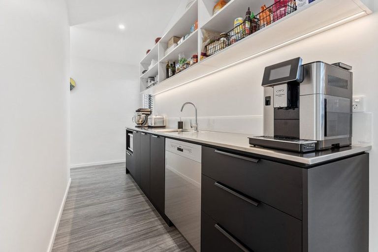 Photo of property in 2 Page Place, Rangiora, 7400