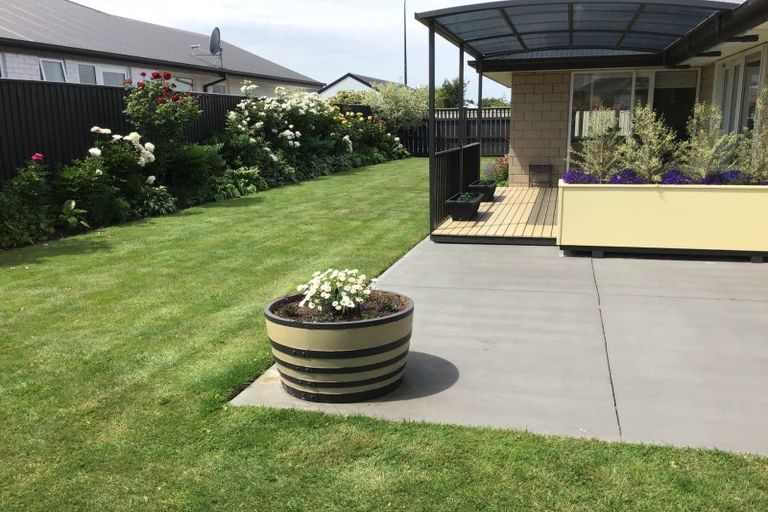 Photo of property in 21 Sequoia Way, Rangiora, 7400