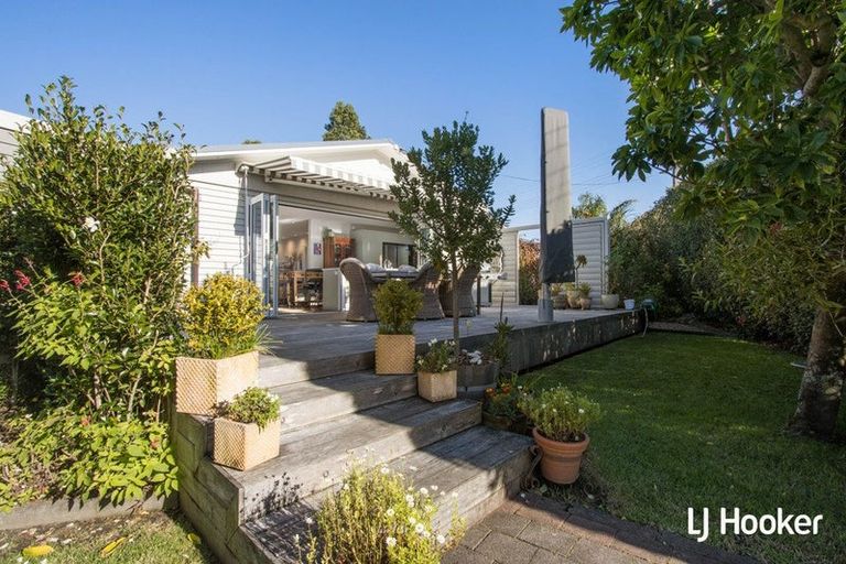 Photo of property in 21 The Crescent, Waihi Beach, 3611