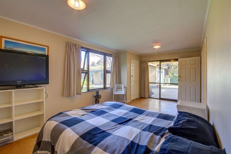 Photo of property in 33 Queens Avenue, Waikuku Beach, 7402