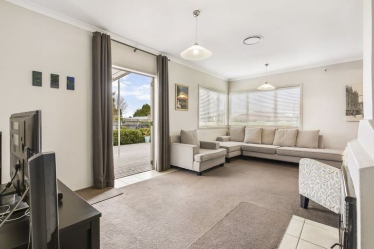 Photo of property in 2/9 Argyle Avenue, Pahurehure, Papakura, 2113