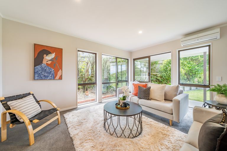 Photo of property in 42 Gurkha Crescent, Khandallah, Wellington, 6035