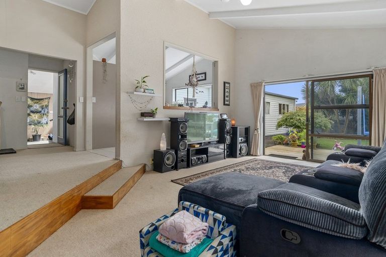 Photo of property in 42 Endeavour Avenue, Welcome Bay, Tauranga, 3112