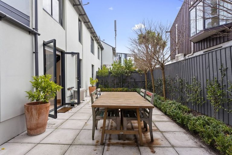 Photo of property in 2/388 Montreal Street, Christchurch Central, Christchurch, 8013