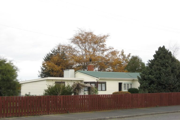 Photo of property in 23 Eden Street, Milton, 9220