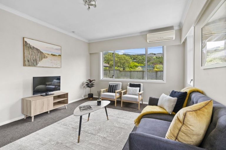 Photo of property in 6 Park Avenue, Tawa, Wellington, 5028
