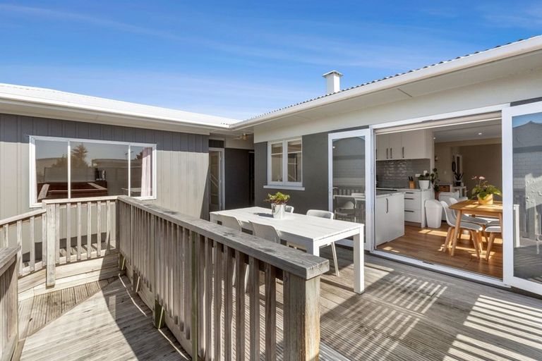 Photo of property in 157 Mangorei Road, Merrilands, New Plymouth, 4312