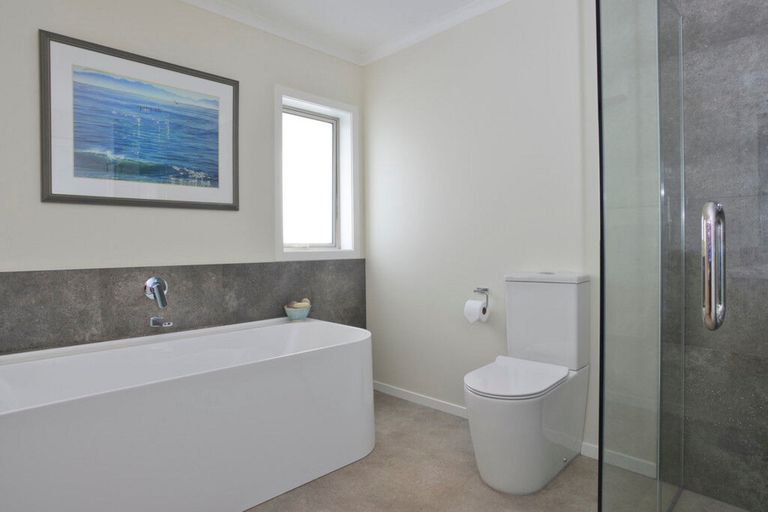 Photo of property in 64 Feist Street, Carterton, 5713