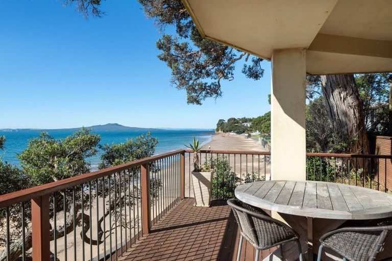 Photo of property in 19 View Road, Campbells Bay, Auckland, 0630