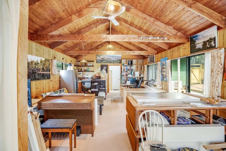 Photo of property in 42 John Dee Crescent, Red Beach, 0932