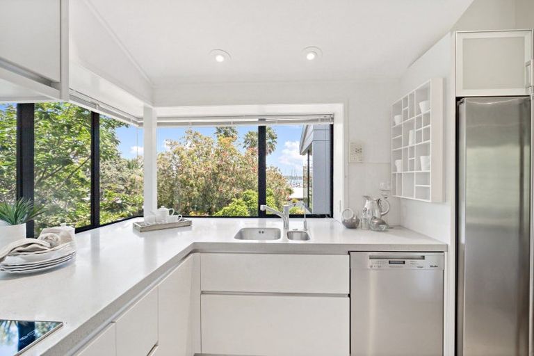 Photo of property in 1/33 Argo Drive, Half Moon Bay, Auckland, 2012