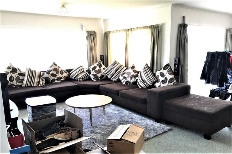 Photo of property in 2 Sherpa Place, Massey, Auckland, 0614