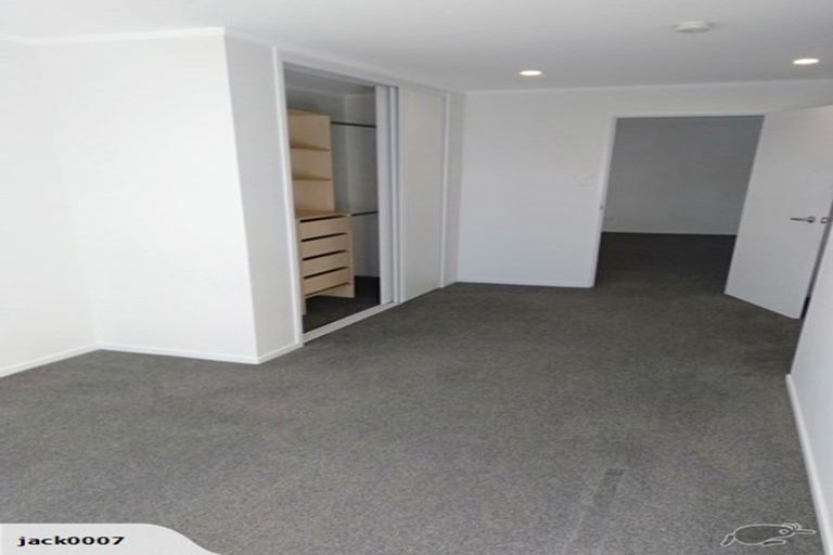 Photo of property in 41 Pohutukawa Avenue, Red Beach, 0932