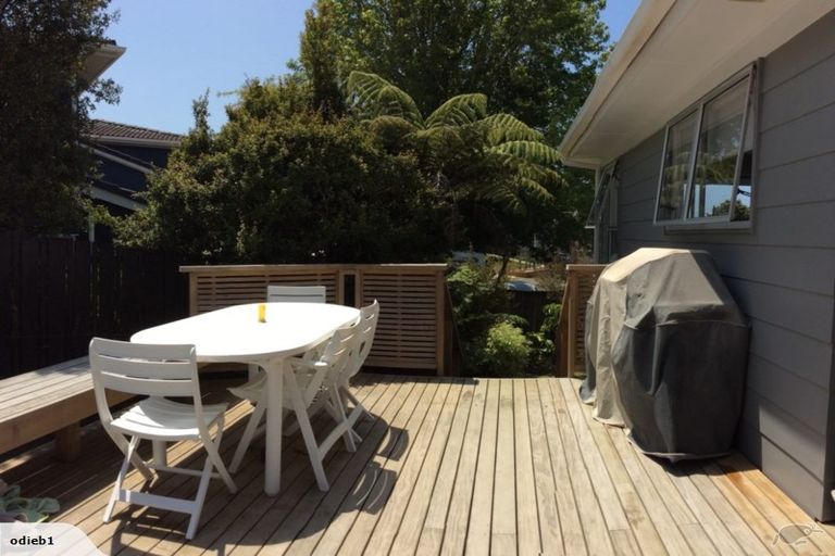 Photo of property in 1 Babington Place, Torbay, Auckland, 0630