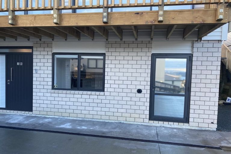 Photo of property in 5b Grumman Lane, Newlands, Wellington, 6037