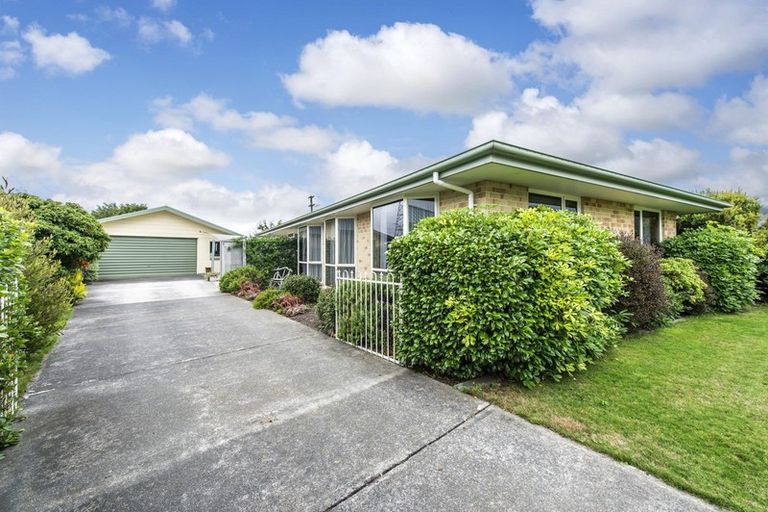 Photo of property in 68 Mauger Drive, Heathcote Valley, Christchurch, 8022