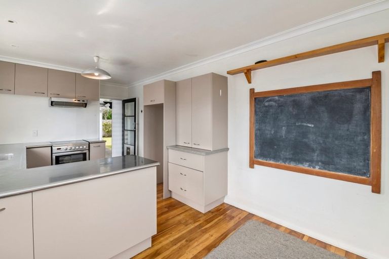 Photo of property in 13 Saint Annes Street, Levin, 5510