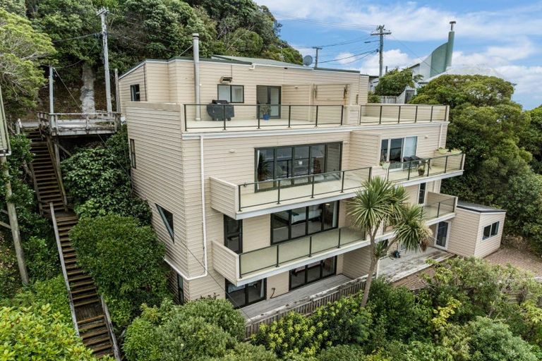 Photo of property in 29b Newport Terrace, Seatoun, Wellington, 6022