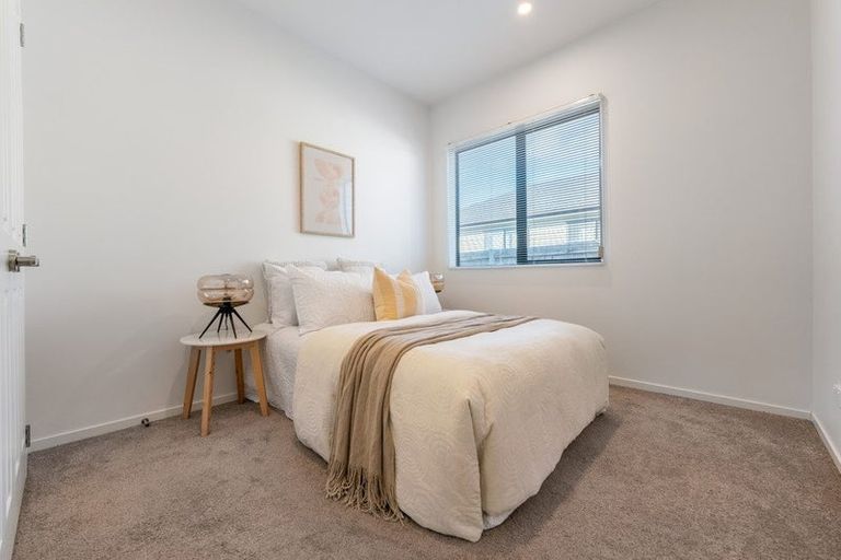 Photo of property in 6 Twin Parks Rise, Papakura, 2110