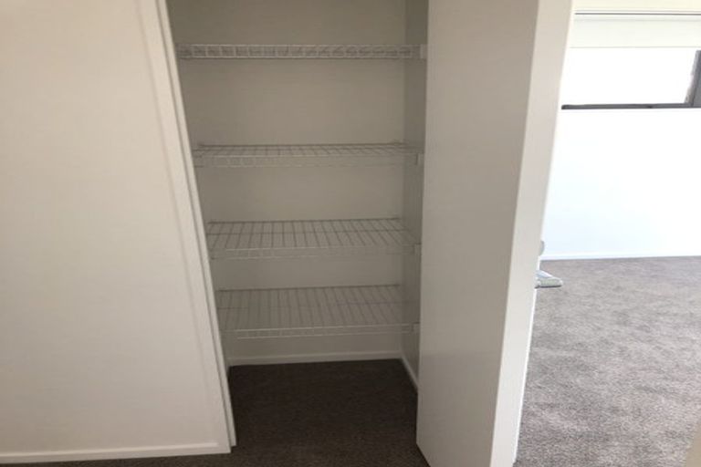 Photo of property in 33 Pepene Avenue, Takanini, 2112