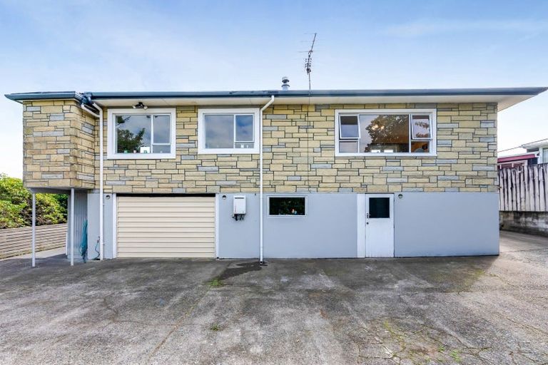Photo of property in 13f York Crescent, Westown, New Plymouth, 4310